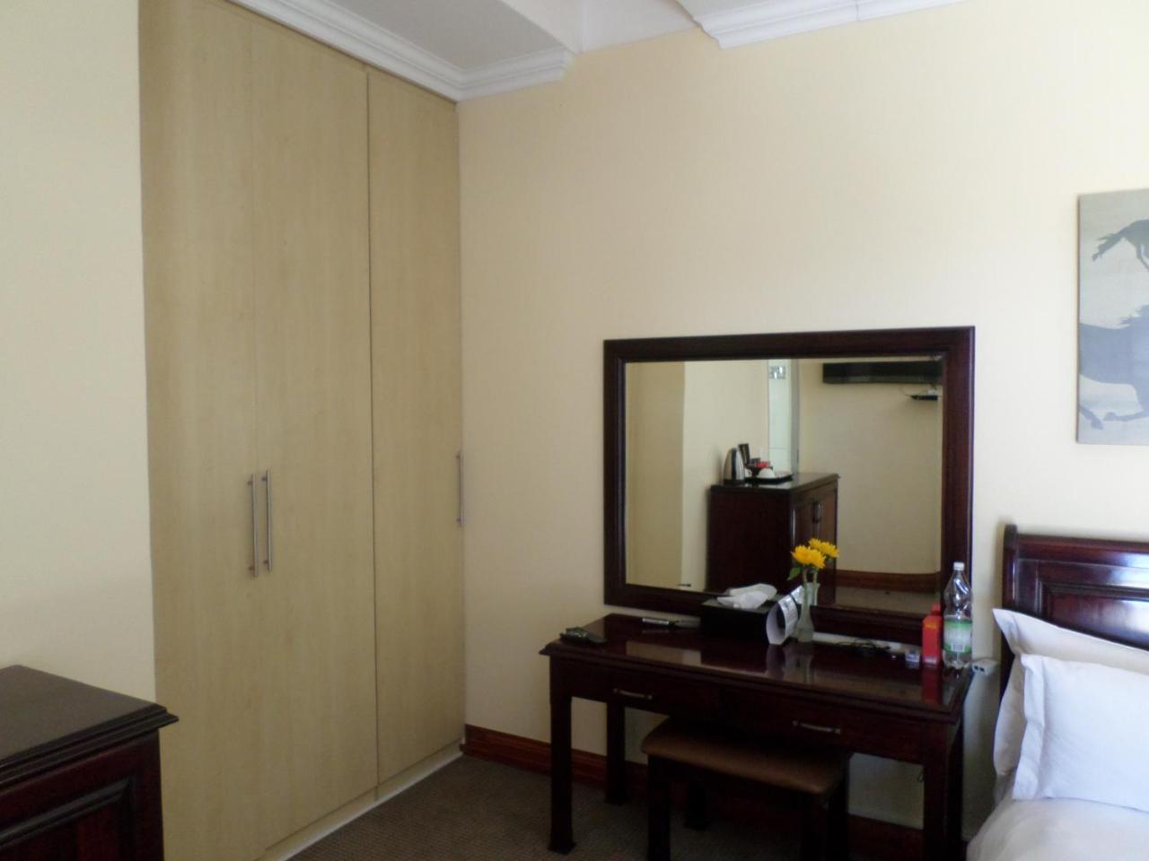 The Links Guest House Претория Экстерьер фото
